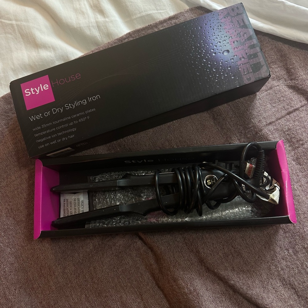 Style house hair straightener